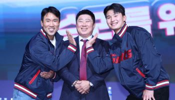 전준우 "팬들과 롯데월드 투어" 공약에 강민호 "우린 에버랜드"