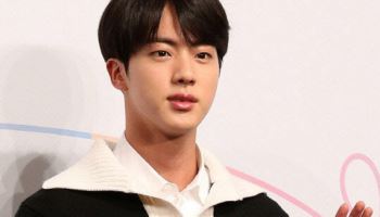 BTS 진, 선행도 '월클'… 산불 피해 지역 찾아 배식 봉사
