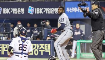 '타격 슬럼프, 뛰는 야구로 탈출' 한화, 한 이닝 5도루新...2연승 질주