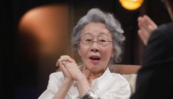 윤여정, 아들 커밍아웃 최초 고백…“동성애 합법화 뉴욕서 결혼식”