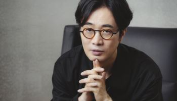 '파과' 감독 "킬러=틸다 스윈튼 될 뻔…봉준호, 시나리오 전해준다고"[인터뷰]