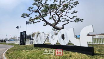 매일 5시간씩 파티 같은 골프대회 열린다..LIV 골프 2일 개막