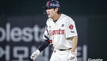 나승엽, 2타점 역전 2루타로 4연승 견인...롯데, 1위 도약 눈앞