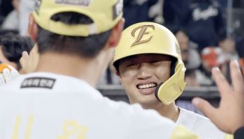 '고공비행 독수리' 한화, 20년 만에 9연승...LG 제치고 단독 선두