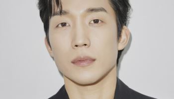 이상이, 초록뱀엔터와 전속계약 