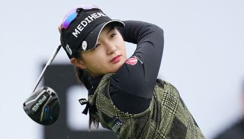 일본으로 날아간 박현경, JLPGA 메이저 사냥 시동..첫날 공동 5위 출발