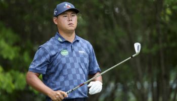 ‘환상 벙커샷 이글’ 김시우, 매킬로이와 2R 공동 4위…선두와 5타 차