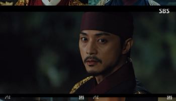 김지훈, 첫 왕 역할 완벽 소화…육성재와 아슬아슬한 공조 (귀궁)