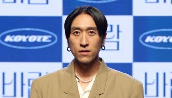 코요태 빽가, 20일 모친상…소속사 측 "지병으로 별세"