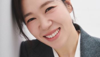'대세' 염혜란, 새 프로필 공개…애순맘 못 알아보겠네