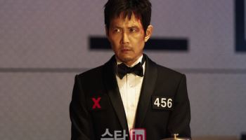 이정재, 다시 정장 입었다…'오징어게임' 시즌3 메인 예고편 공개