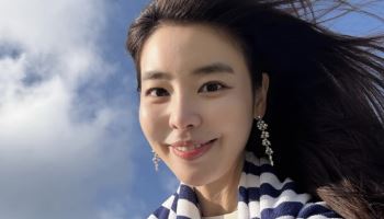 "모든 것 제자리로"…김규리, 이재명 대통령 당선에 환한 웃음