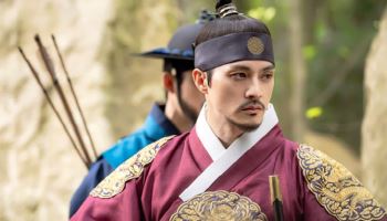 '귀궁' 김지훈 "王 편할 줄 알았는데…감독님 유혹에 넘어가" [인터뷰]④
