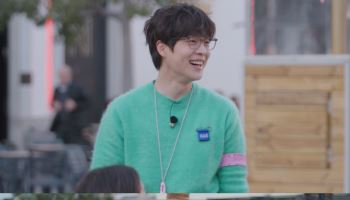 '길바닥 밥장사' 피리 부는 전소미 재출격…신현지 "손님 다 뺏겨" 황당