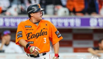 '3점포! 안치홍도 살아났다' 한화, 롯데 꺾고 2위 LG에 1.5경기차
