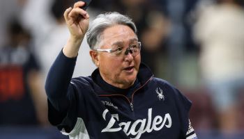 '전반기 1위' 김경문 한화 감독 "예상 못한 결과...부상 적었던 덕분"