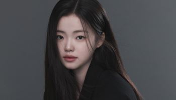 아역 이미지 벗었다…배우 김시아, 새 프로필 공개
