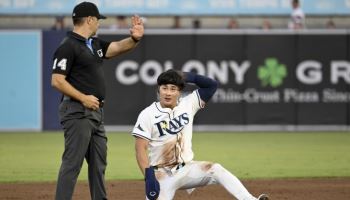 '부상악몽' 김하성, 이번엔 허리 통증..."강하게 조이는 느낌 들어"