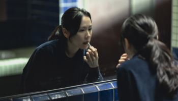 '어쩔수가없다' 손예진, 7년 만에 영화 복귀…강인한 아내로 새 얼굴