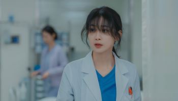'메리 킬즈 피플' 이보영, 의사 변신…이중생활 시작