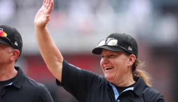 보수적인 MLB, 유리천장 깨졌다...최초 여성 심판 탄생
