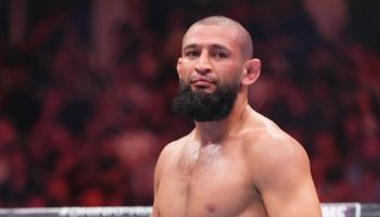 '챔피언을 가지고 놀았다' 치마예프, UFC 새 미들급 챔피언 등극