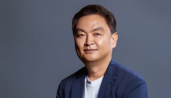 '파인' 강윤성 감독 "류승룡=큰 형…임수정 흑화 놀라워" [인터뷰]①