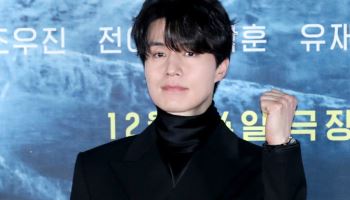 "우린 월병 안 먹어"…이동욱 발언, 中서 재조명 '시끌'
