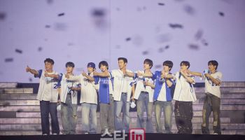 '데뷔 20주년' 슈퍼주니어, '슈퍼쇼10' 서울 공연으로 3만 관객 동원