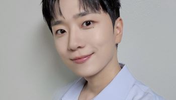 '김연아 남편' 고우림, 콘서트서 발목 부상…"인대 손상"