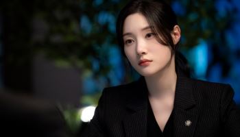 '에스콰이어' 정채연, 성장 그렸다…숨은 조력자