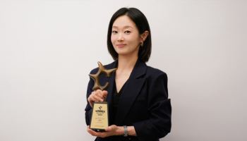 이봉련, ‘2025 올해의 브랜드 대상’ 신스틸러상