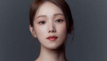 이성경, 새 소속사서 새 프로필 공개