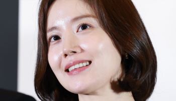 '귀시' 문채원 "첫 공포물… 예뻐지고 싶은 욕망 공감"