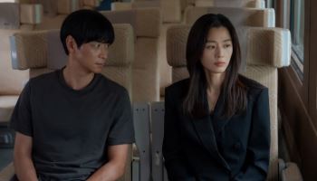 '북극성' 전지현, 강동원 손 잡았다…박해준 피격→대통령 출마