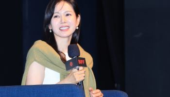 손예진 "첫 부국제, 드레스 기억만…女배우들 혹독한 다이어트" 