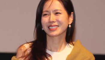 손예진 "빨리 나이들고 싶던 20대…잘하고 싶어 연기 못 즐겨"