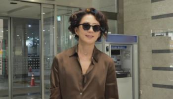 김희애 맞아?…헤어롤+선글라스 출근길 포착 (놀뭐)