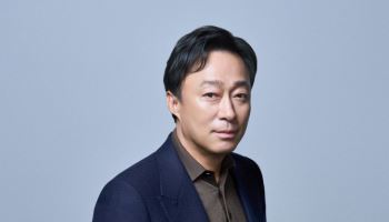 '어쩔수가없다' 이성민 파격 도전…"전라 뒤태, 대역 아닌 나"②