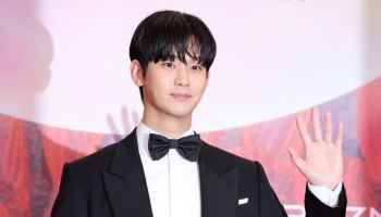 김수현 측, 軍 시절 일기 공개 왜?…"미성년 시절 김새론에 이성적 호감 無"
