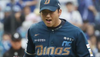 '부활한 구창모 역투' 5위 NC, 4위 삼성 제압...WC 2차전 간다