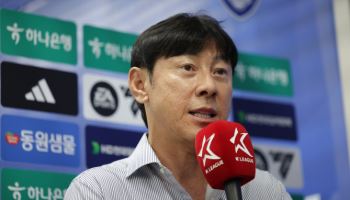 울산 HD, 신태용 감독과 두 달 만에 전격 결별...김광국 대표도 사퇴