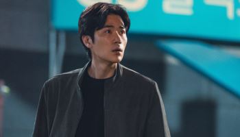 김강우, AI 압도할 강렬한 스크린 열연…'중간계'로 본업 복귀