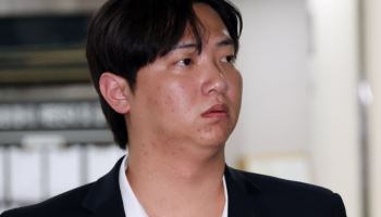 ‘김하성 협박’ 임혜동... 2심서도 “김하성에 8억 줘야”