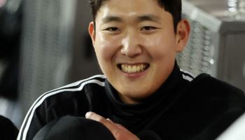 LG 손주영, 5이닝 1실점...생애 첫 KS 등판서 폰세에 안밀렸다