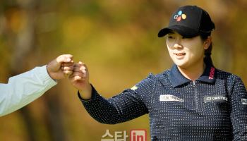 '상금왕' 홍정민, 위믹스 챔피언십도 제패…"상금은 차곡차곡 저축"