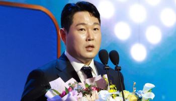 양의지 최다-최형우 최고령 도전...프로야구 황금장갑 주인은?