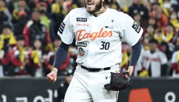 '투수 4관왕' 코디 폰세, MVP 이어 골든글러브까지 독차지