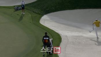 “벙커에서 퍼터?” 리하오통의 파격 선택…결국 더블보기 ‘분노 폭발’