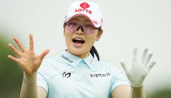 유현조,화내는 것 아님 주의 밝은 손인사